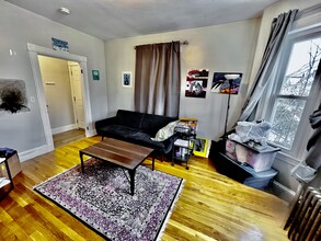 61 Wenham St, Unit 1 in Boston, MA - Building Photo - Building Photo