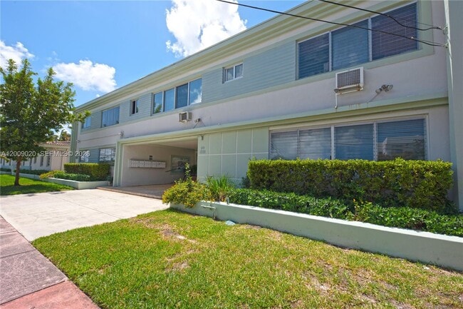 property at 2250 Bay Dr