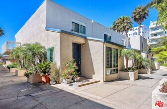 7301 Vista Del Mar in Los Angeles, CA - Building Photo - Building Photo