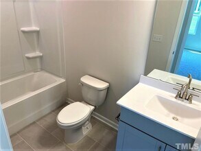 124 Wilbur Lake Dr in Fuquay Varina, NC - Building Photo - Building Photo