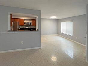 2351 NW 33rd St in Oakland Park, FL - Building Photo - Building Photo