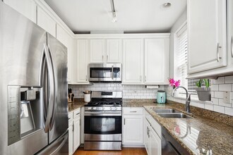 1341 N Halsted St in Chicago, IL - Building Photo - Building Photo