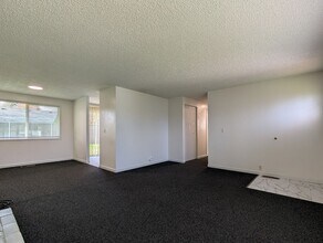 3055 Kentwood Dr in Eugene, OR - Building Photo - Building Photo