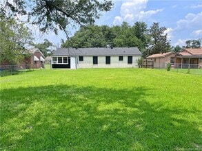 215 W Claude St in Lake Charles, LA - Building Photo - Building Photo