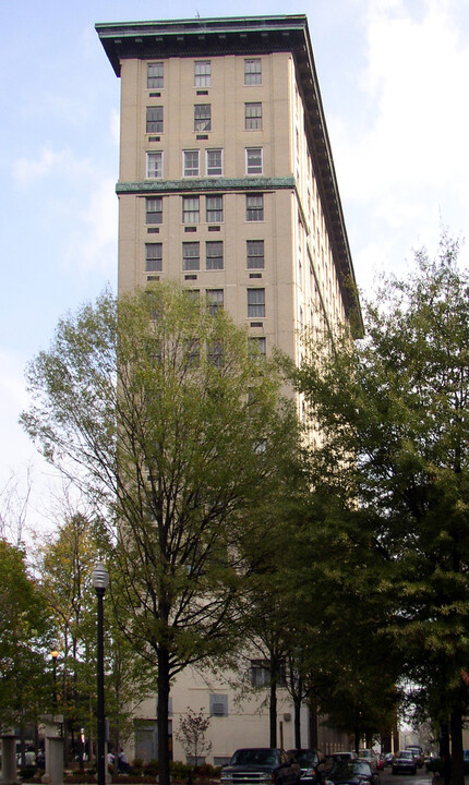 The Holston in Knoxville, TN - Building Photo