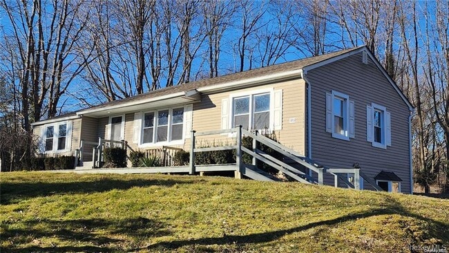 149 N Country Rd in Port Jefferson, NY - Building Photo - Building Photo