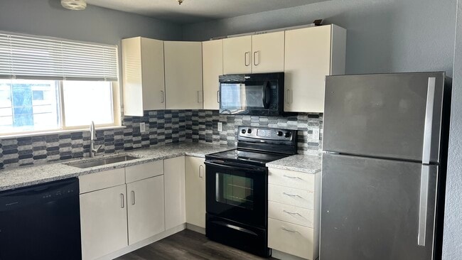 property at 1302 Quail Cir