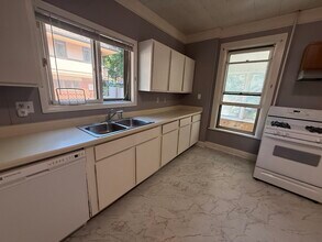 1915 University Ave, Unit #1 in Madison, WI - Foto de edificio - Building Photo