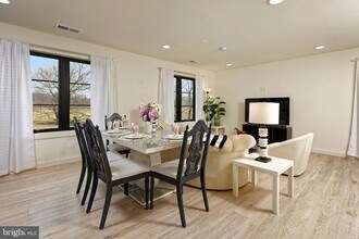 23443 Dover Rd in Middleburg, VA - Building Photo - Building Photo