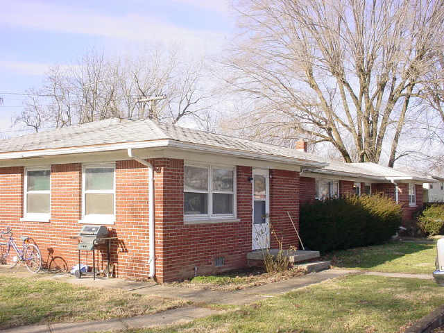 5100 E State Road 234 in Ladoga, IN - Foto de edificio - Building Photo