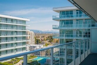 8133 Cook Rd in Richmond, BC - Building Photo - Building Photo