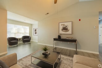 Royal Point Apartments in Kingsland, GA - Foto de edificio - Building Photo