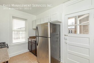 3051 W Argyle St in Chicago, IL - Building Photo - Building Photo