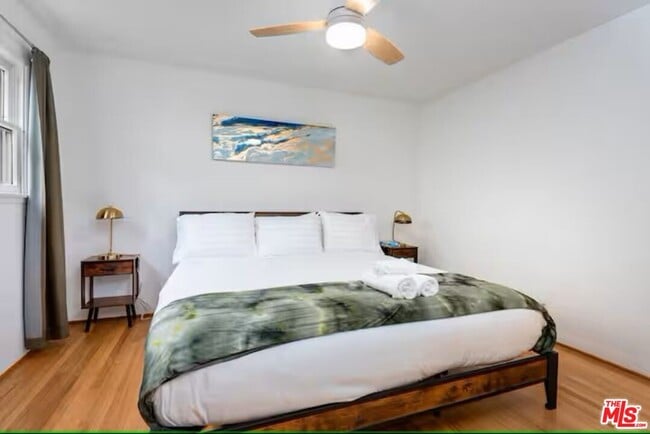 property at 604 Venezia Ave