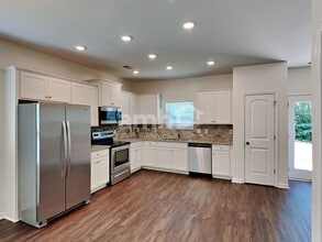 306 Stable View Loop in Dallas, GA - Building Photo - Building Photo