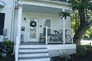 37 Hampden St, Unit 2 in Northampton, MA - Building Photo