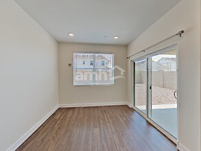 5927 W Larkspur Dr in Glendale, AZ - Building Photo - Building Photo