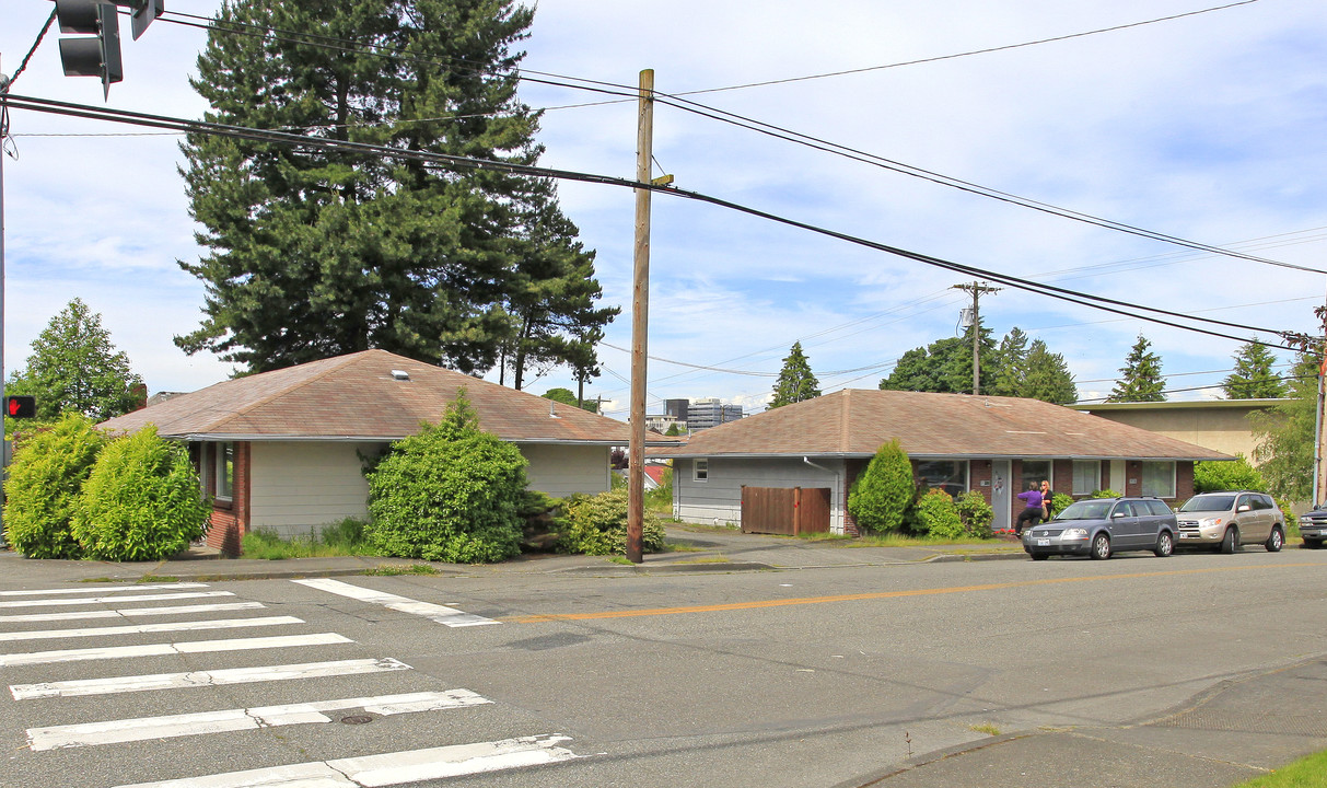 3431 Rucker Ave in Everett, WA - Foto de edificio