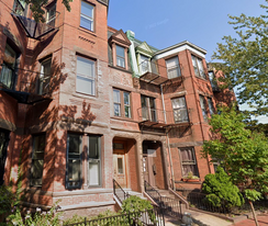 25 Cumberland St, Unit 1R in Boston, MA - Building Photo
