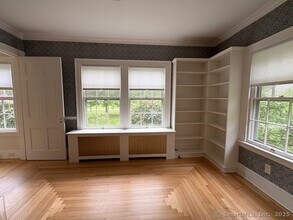 20 Newton Rd in Woodbridge, CT - Building Photo - Building Photo