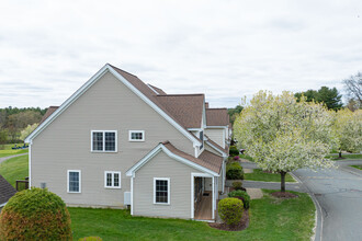 The Village at Fox Run in Billerica, MA - Building Photo - Building Photo