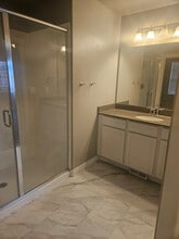 1044 W Osprey Dr in Stansbury Park, UT - Foto de edificio - Building Photo