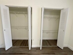 17350 NW 68th Ave, Unit 300-202 in Hialeah, FL - Building Photo - Building Photo