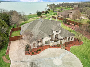 11110 Liberty Grove Rd in Rowlett, TX - Building Photo - Building Photo