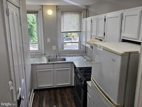 2215 E Fairmount Ave in Baltimore, MD - Building Photo - Building Photo
