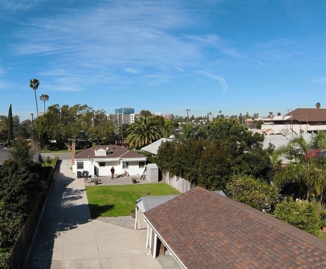 185 S Myrtle Ave in Tustin, CA - Building Photo - Building Photo