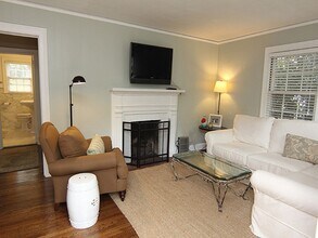 427 W Cameron Ave in Chapel Hill, NC - Building Photo - Building Photo