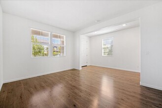 2560 Greg Jarvis Ave in Sacramento, CA - Building Photo - Building Photo