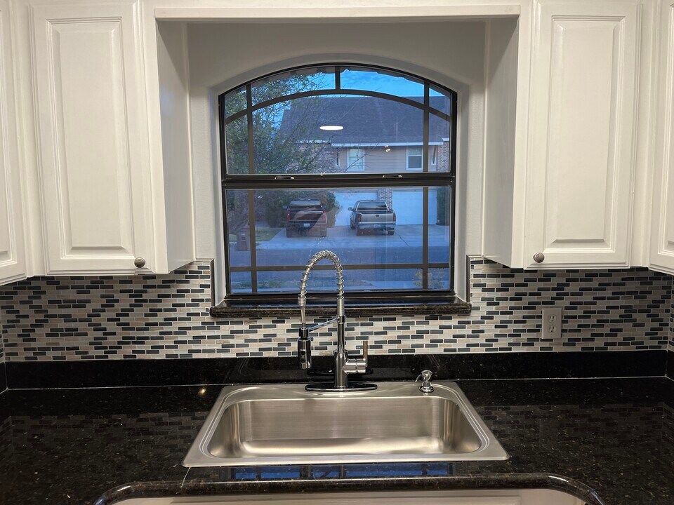 708 Jasper St, Unit # 2 in Edinburg, TX - Foto de edificio