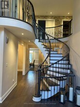 18 Theobalds Cir in Richmond Hill, ON - Building Photo - Building Photo