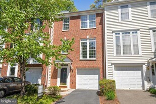 4037 Fairfax Center Hunt Trail in Fairfax, VA - Building Photo