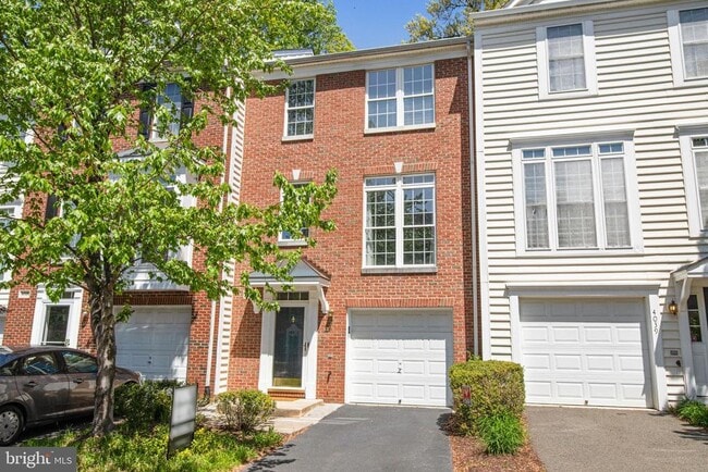 property at 4037 Fairfax Center Hunt Trail