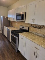 1226 W Gray St in Houston, TX - Building Photo