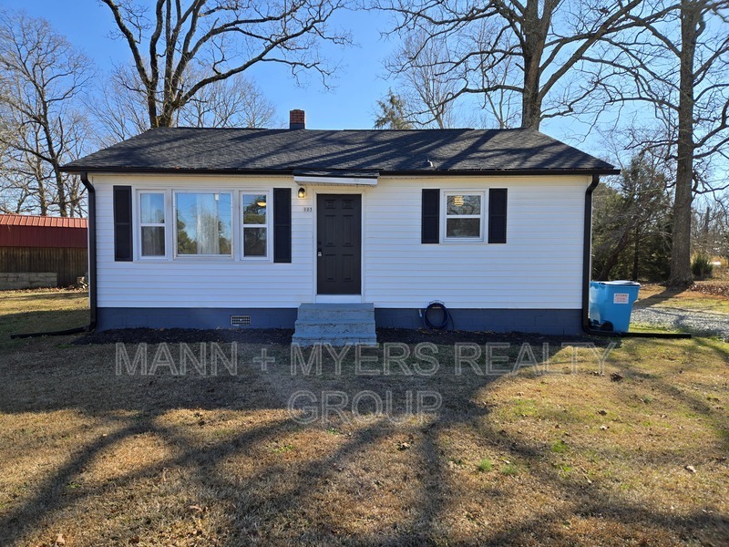 103 Chris Cole Rd in Sanford, NC - Building Photo