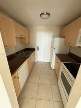 2000 NE 135th St in North Miami, FL - Building Photo - Building Photo