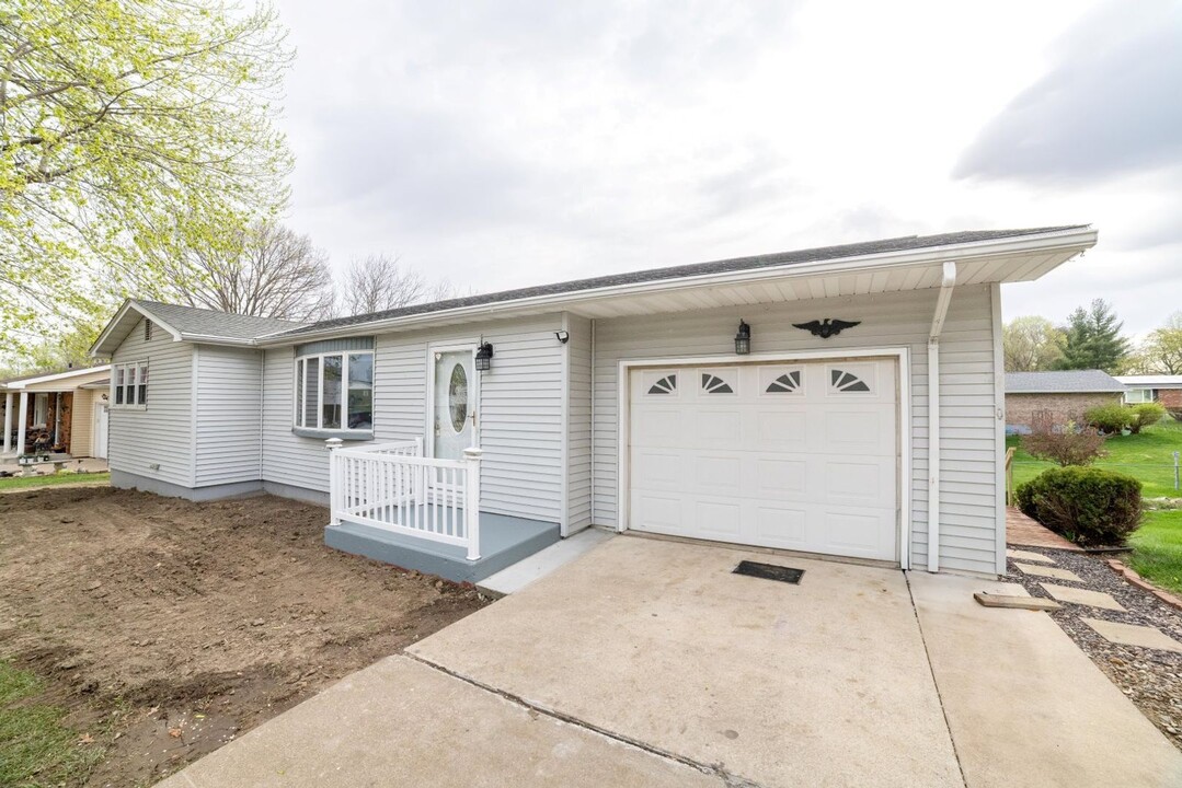 2609 Vail Dr in Quincy, IL - Foto de edificio
