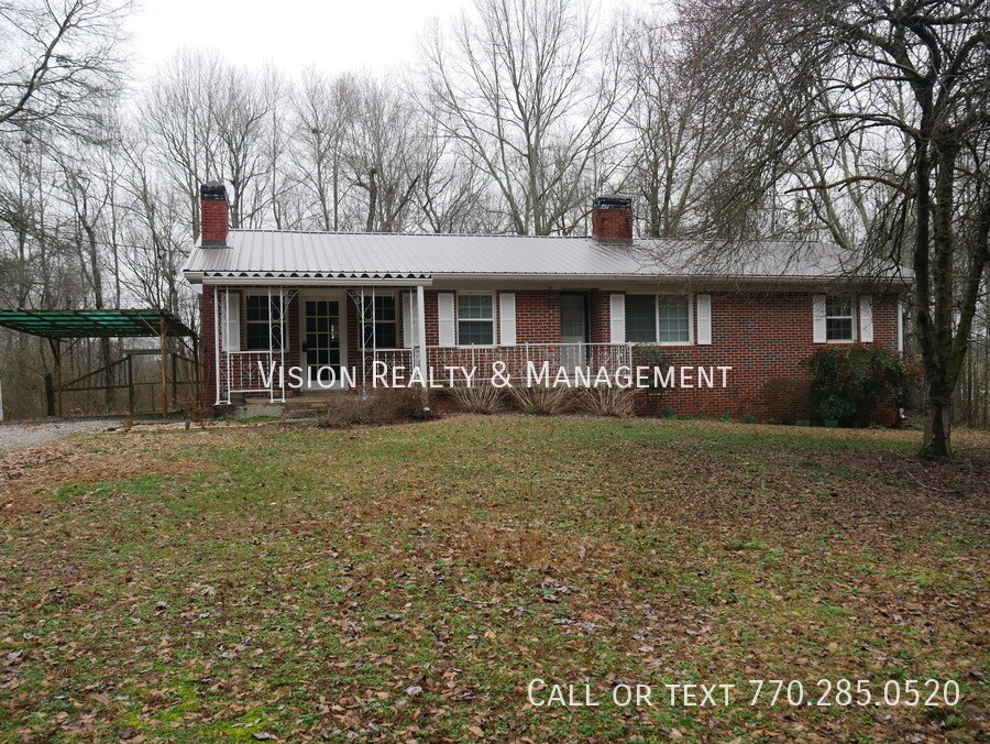 1301 Brickyard Rd in Bowdon, GA - Building Photo