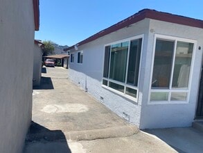 14105 Yukon Ave in Hawthorne, CA - Foto de edificio - Building Photo