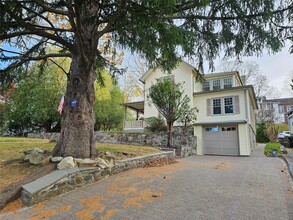 36 Dakin Ave in Mt Kisco, NY - Building Photo - Building Photo