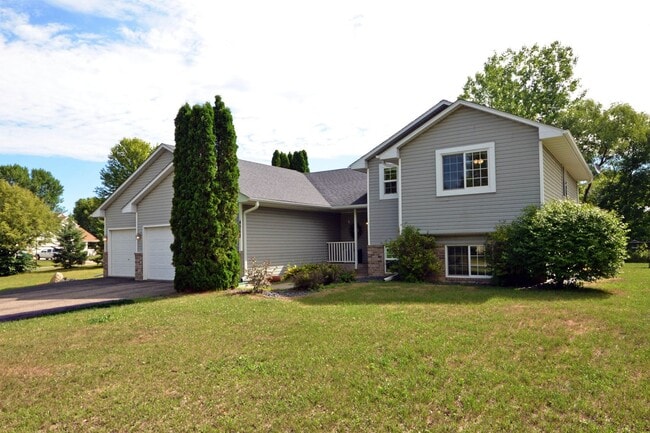 property at 4968 River Oaks Rd