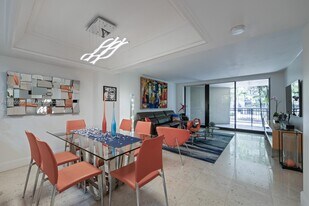 2901 S Bayshore Dr in Miami, FL - Building Photo