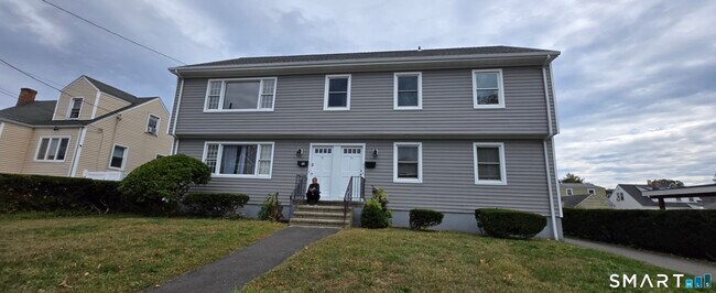 56 Hallock St in Bridgeport, CT - Building Photo - Building Photo