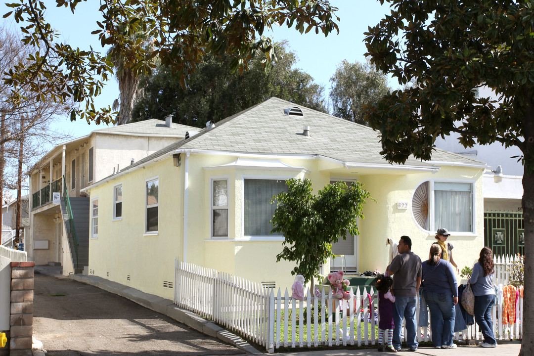 822 Magnolia Ave in Long Beach, CA - Building Photo