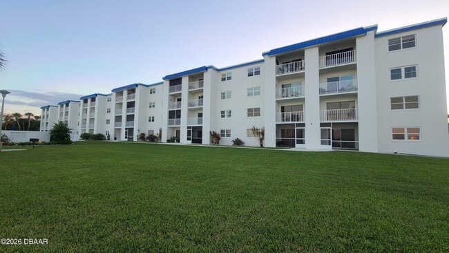 3131 S Ridgewood Ave in South Daytona, FL - Building Photo - Building Photo