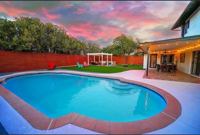 property at 5046 E Columbine Dr