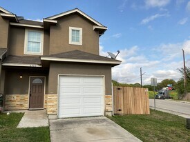 6403 Aspen Hill in San Antonio, TX - Building Photo